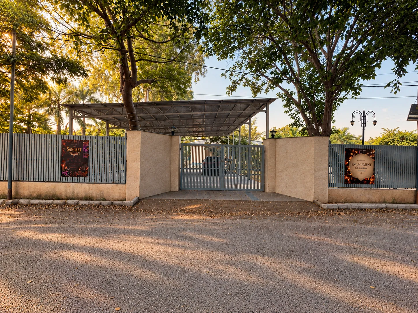 The entrance gate to Mulberry Farm from the expressway service road, Noida